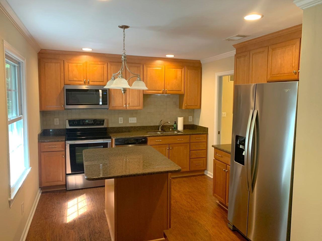 1114 Glenshannon Rd - Photo 2 of 35