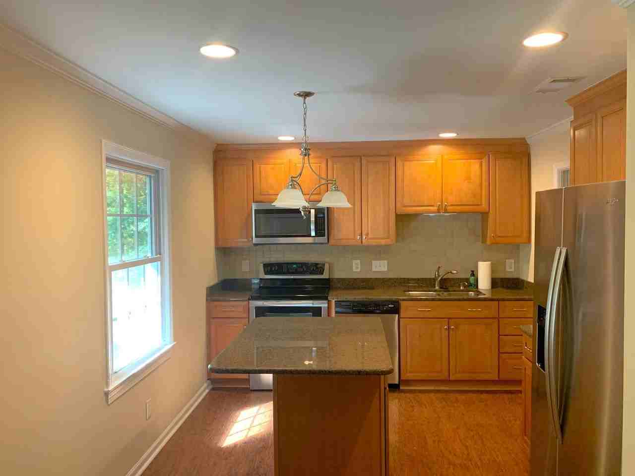 1114 Glenshannon Rd - Photo 3 of 35