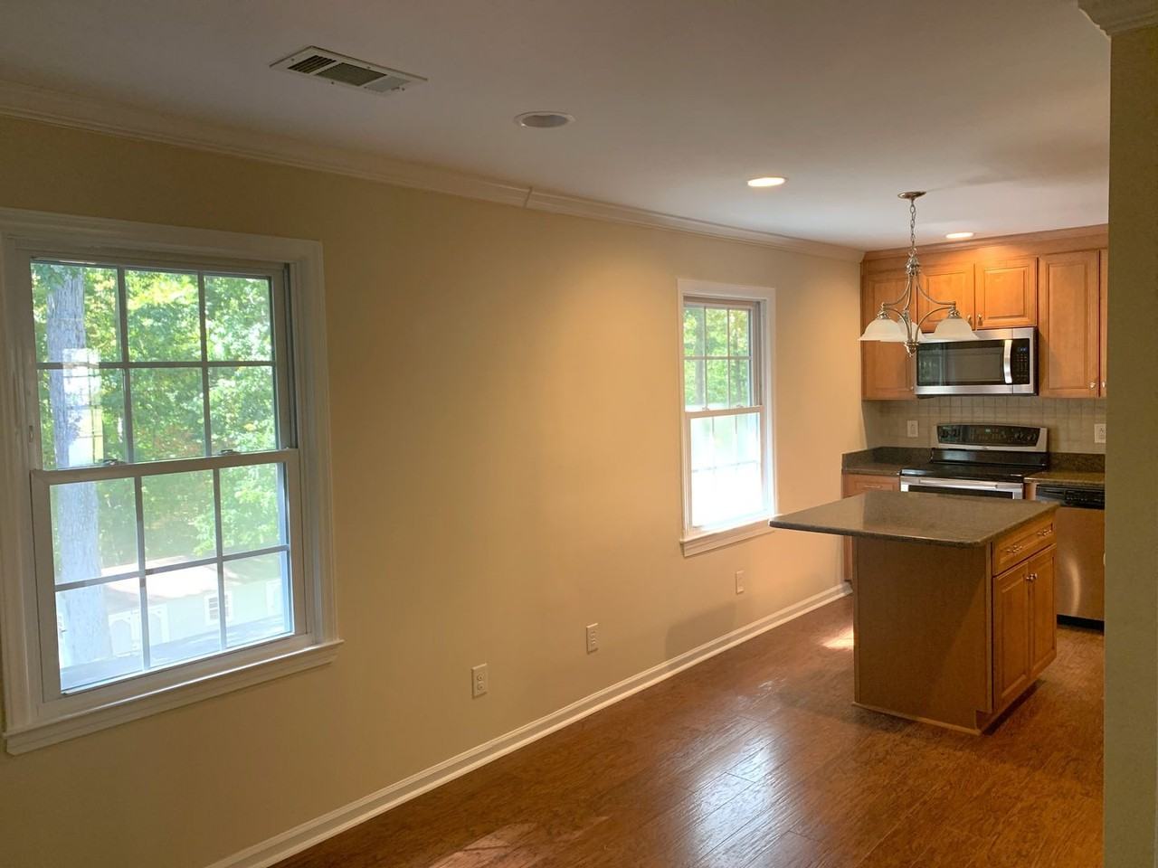 1114 Glenshannon Rd - Photo 5 of 35