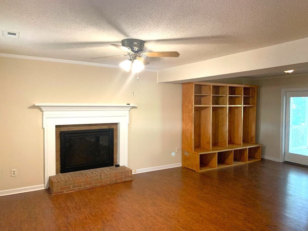 1114 Glenshannon Rd - Photo 6 of 35