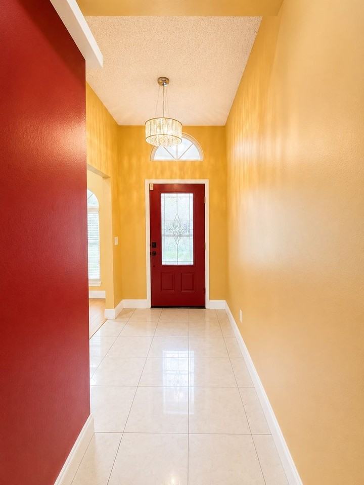1009 Bartlett Ct - Photo 2 of 18