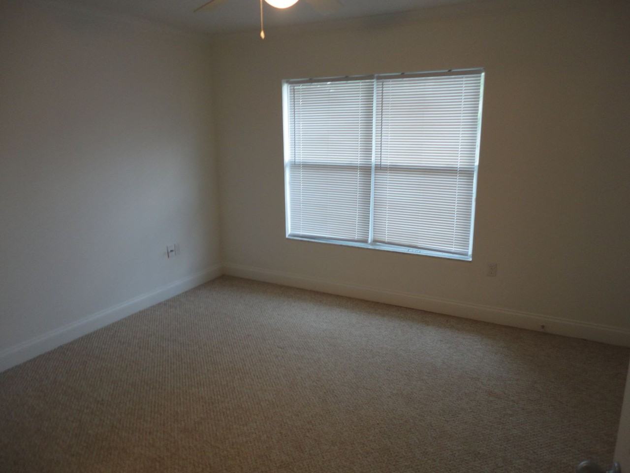 2636 Sw 35th Pl #8 - Photo 7 of 11