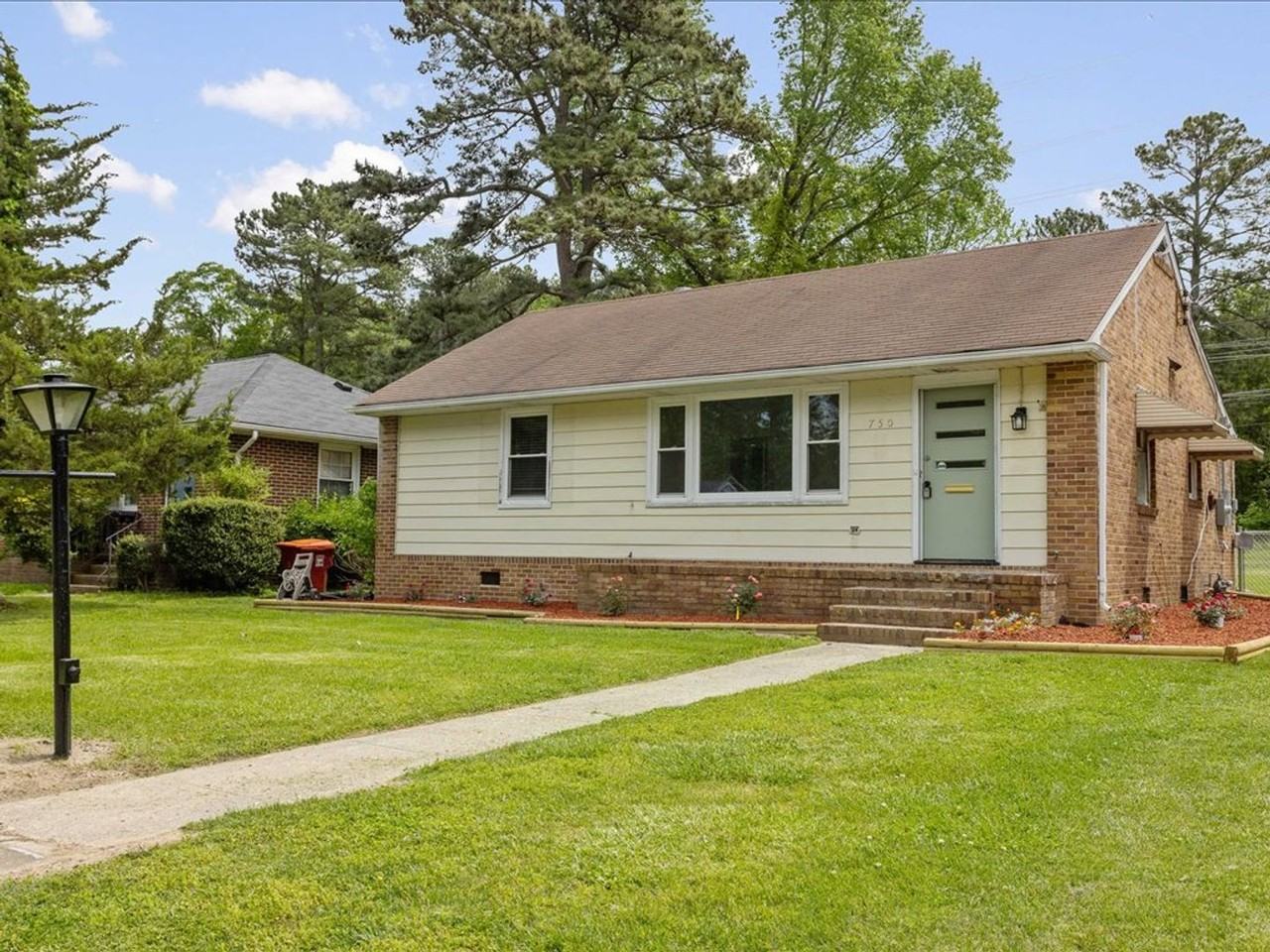 750 Hampton Rd - Photo 3 of 28