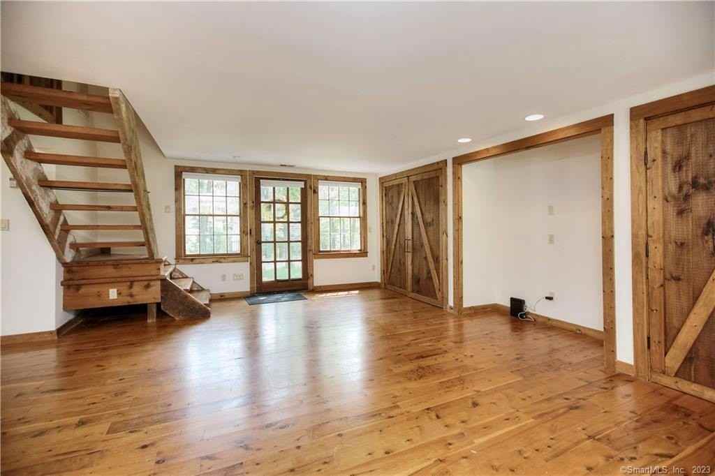 5 Old Mill Rd - Photo 2 of 40