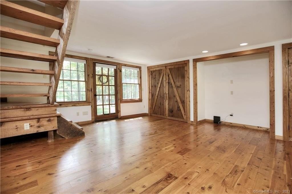 5 Old Mill Rd - Photo 4 of 40
