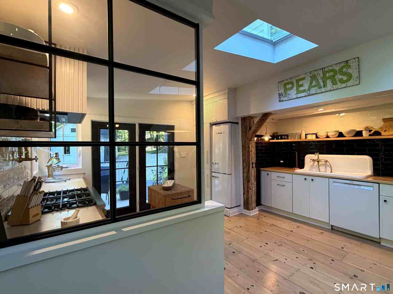25 E Shore Rd - Photo 6 of 23