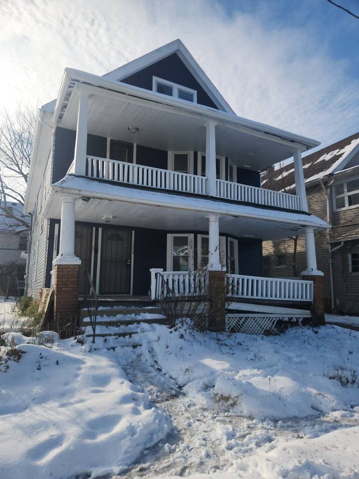 12514 Locke Ave - Photo 2 of 50