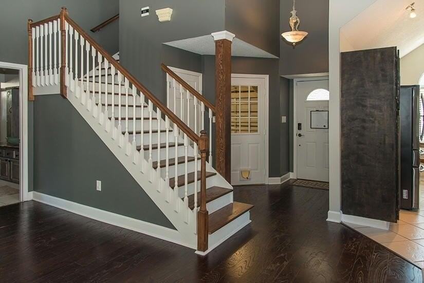 1066 Windmill Dr - Photo 2 of 29