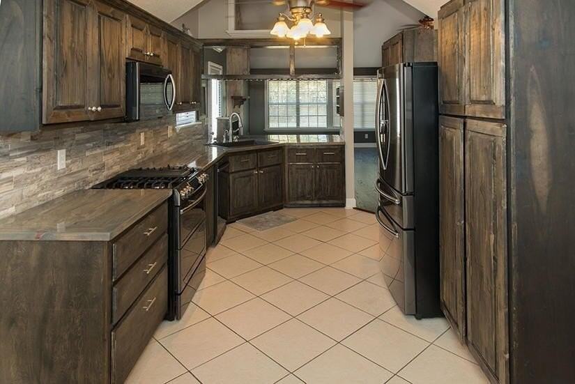 1066 Windmill Dr - Photo 5 of 29