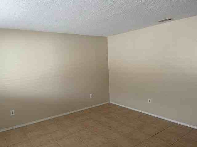 201 College Blvd E #39 - Photo 3 of 10