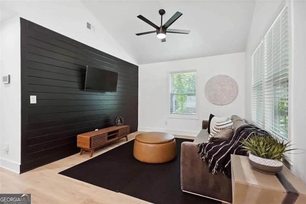 725 Alta Pl Nw - Photo 4 of 25