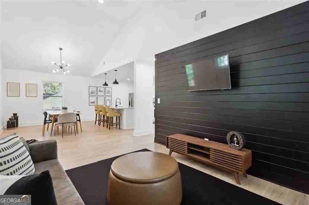 725 Alta Pl Nw - Photo 5 of 25