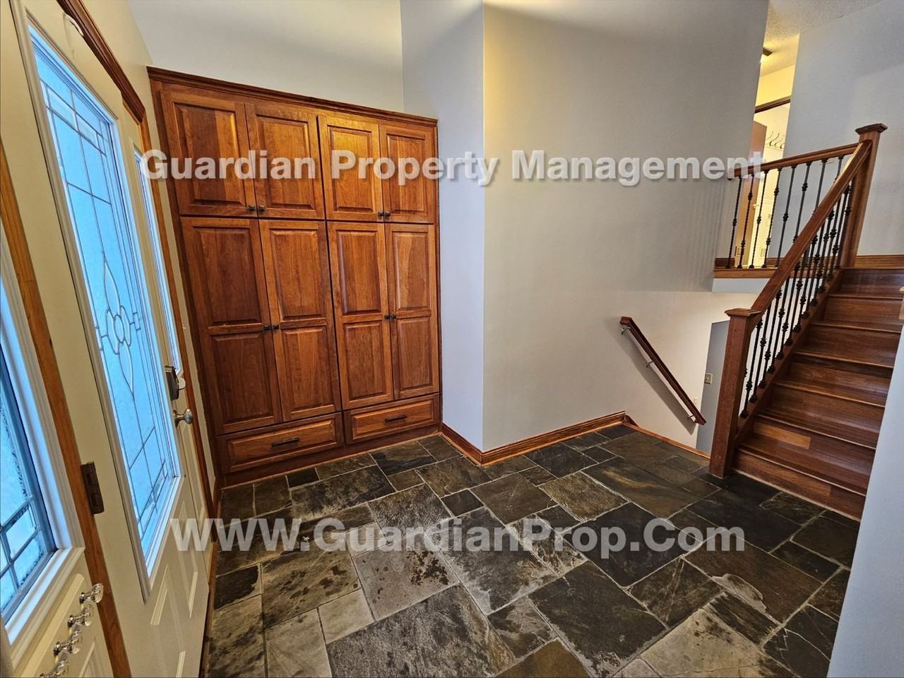 3335 Urbandale Ln N - Photo 2 of 19