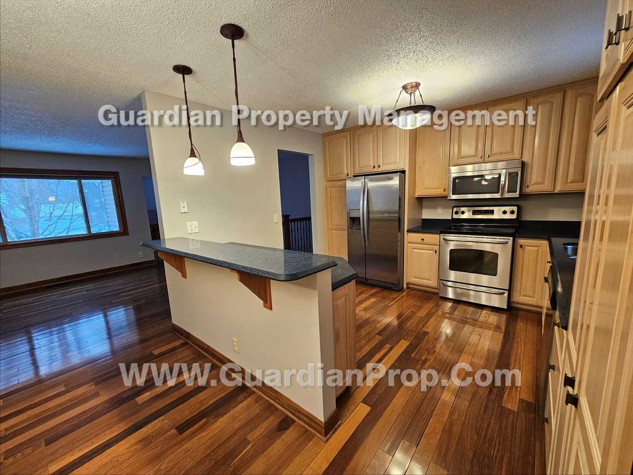 3335 Urbandale Ln N - Photo 6 of 19