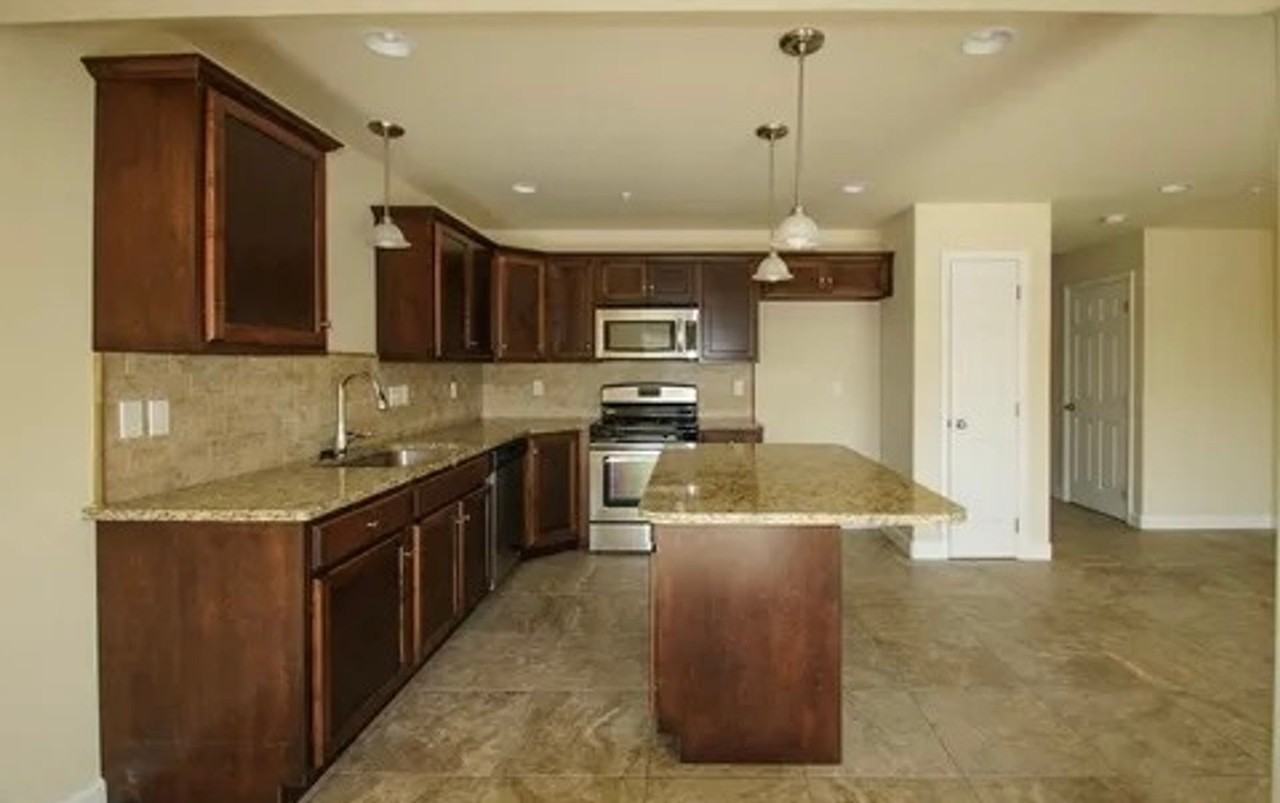 1230 Beaumont Ave - Photo 2 of 11