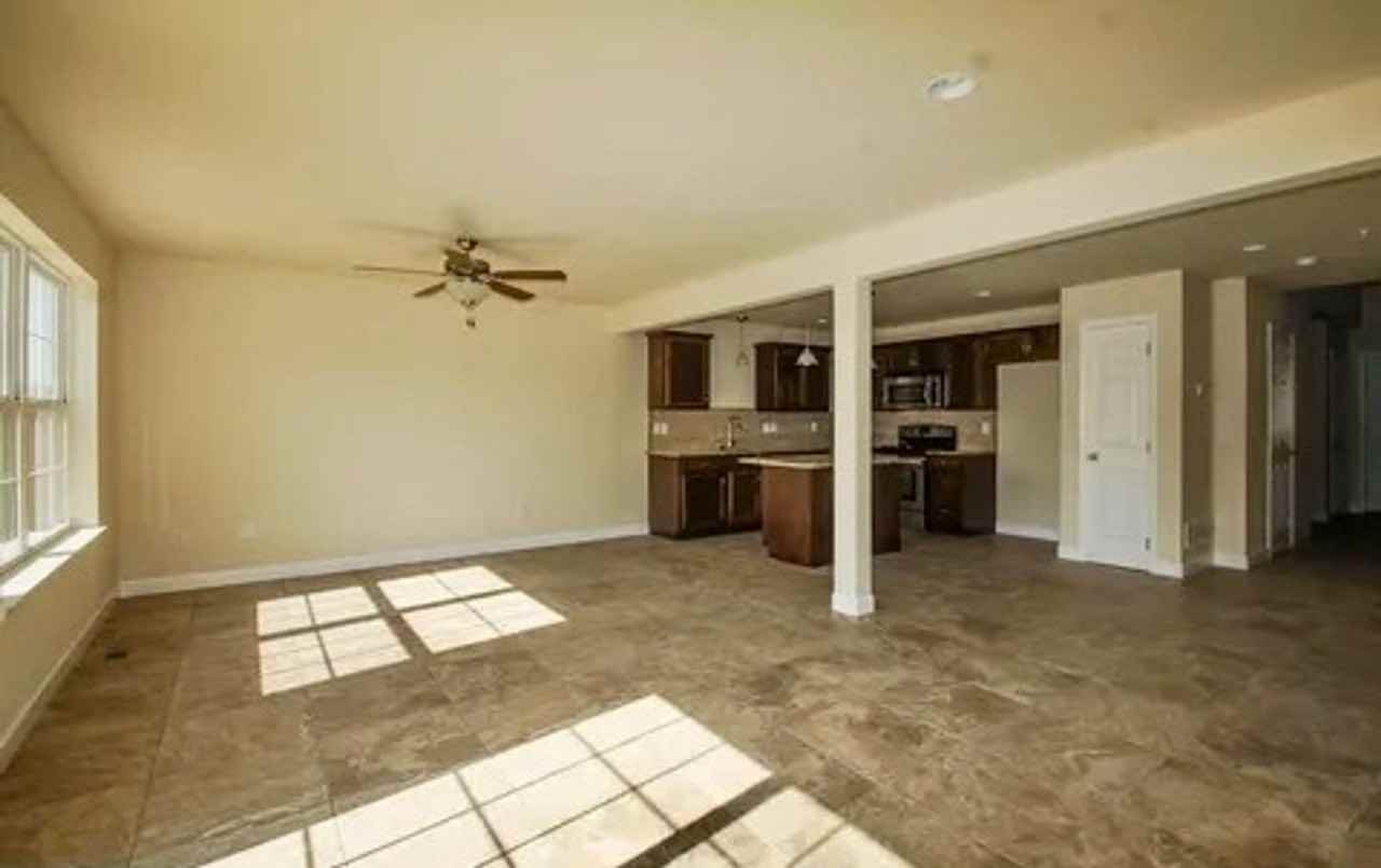 1230 Beaumont Ave - Photo 3 of 11