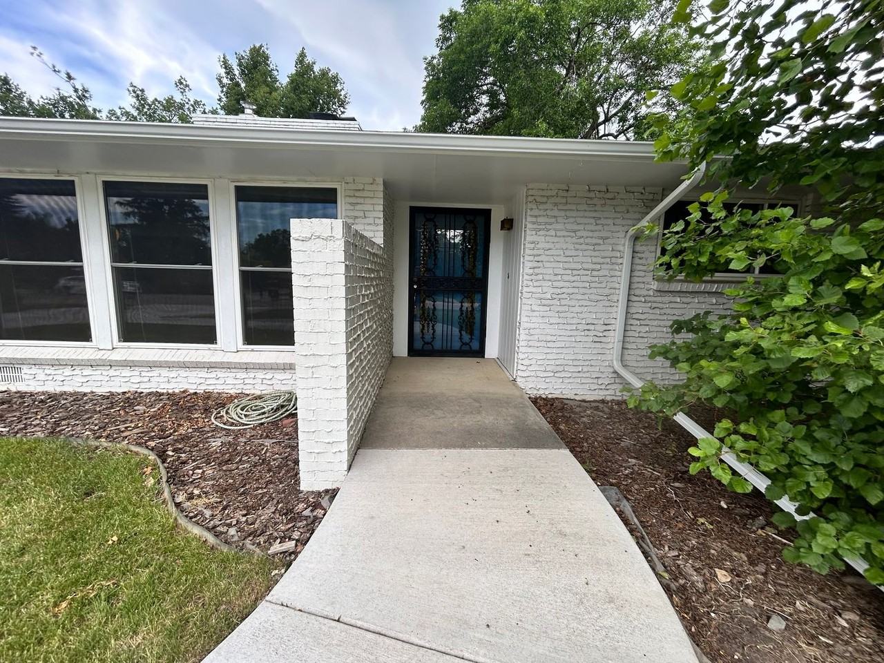 6820 Harvest Rd - Photo 3 of 42