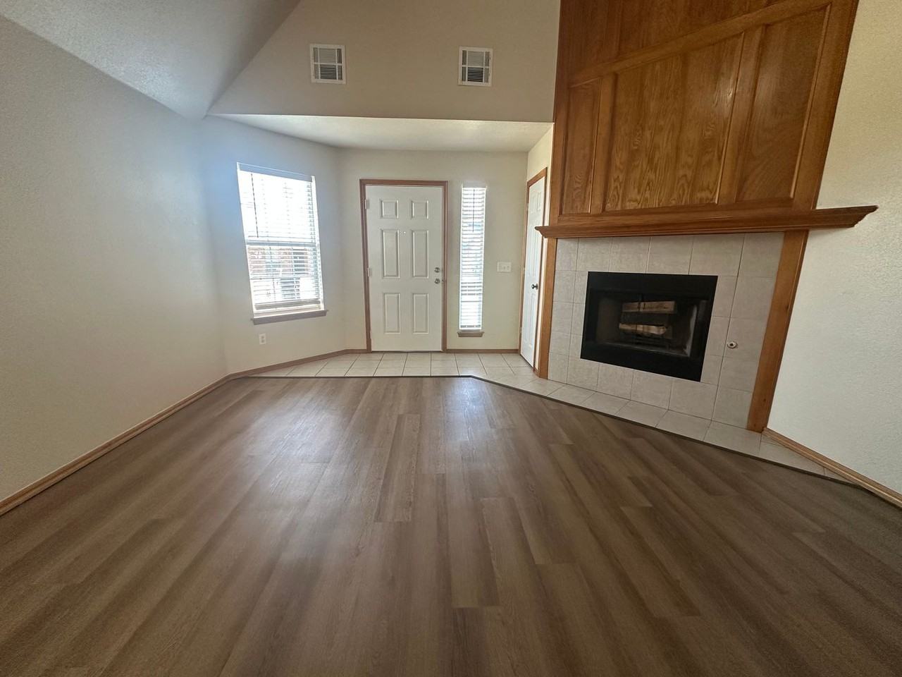 1427 Sw 23rd St - Photo 7 of 32