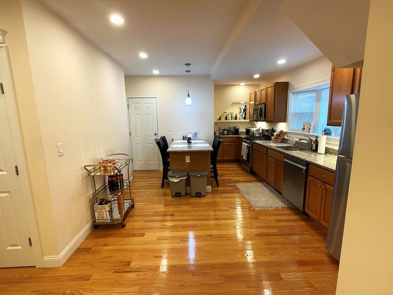 66 Temple St - Photo 3 of 28