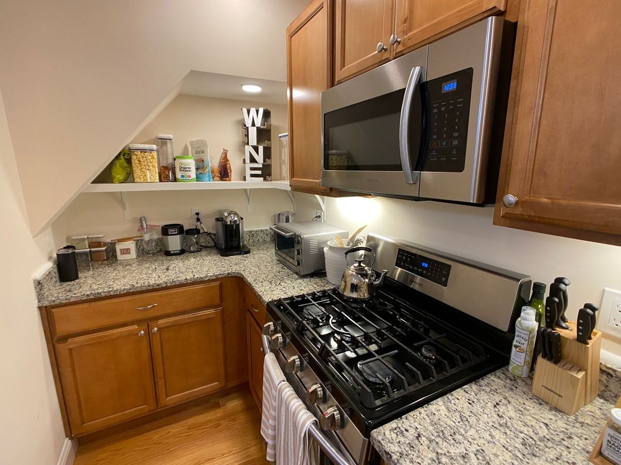 66 Temple St - Photo 6 of 28