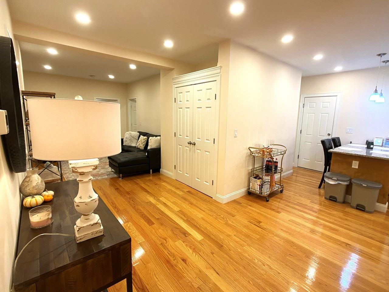 66 Temple St - Photo 7 of 28