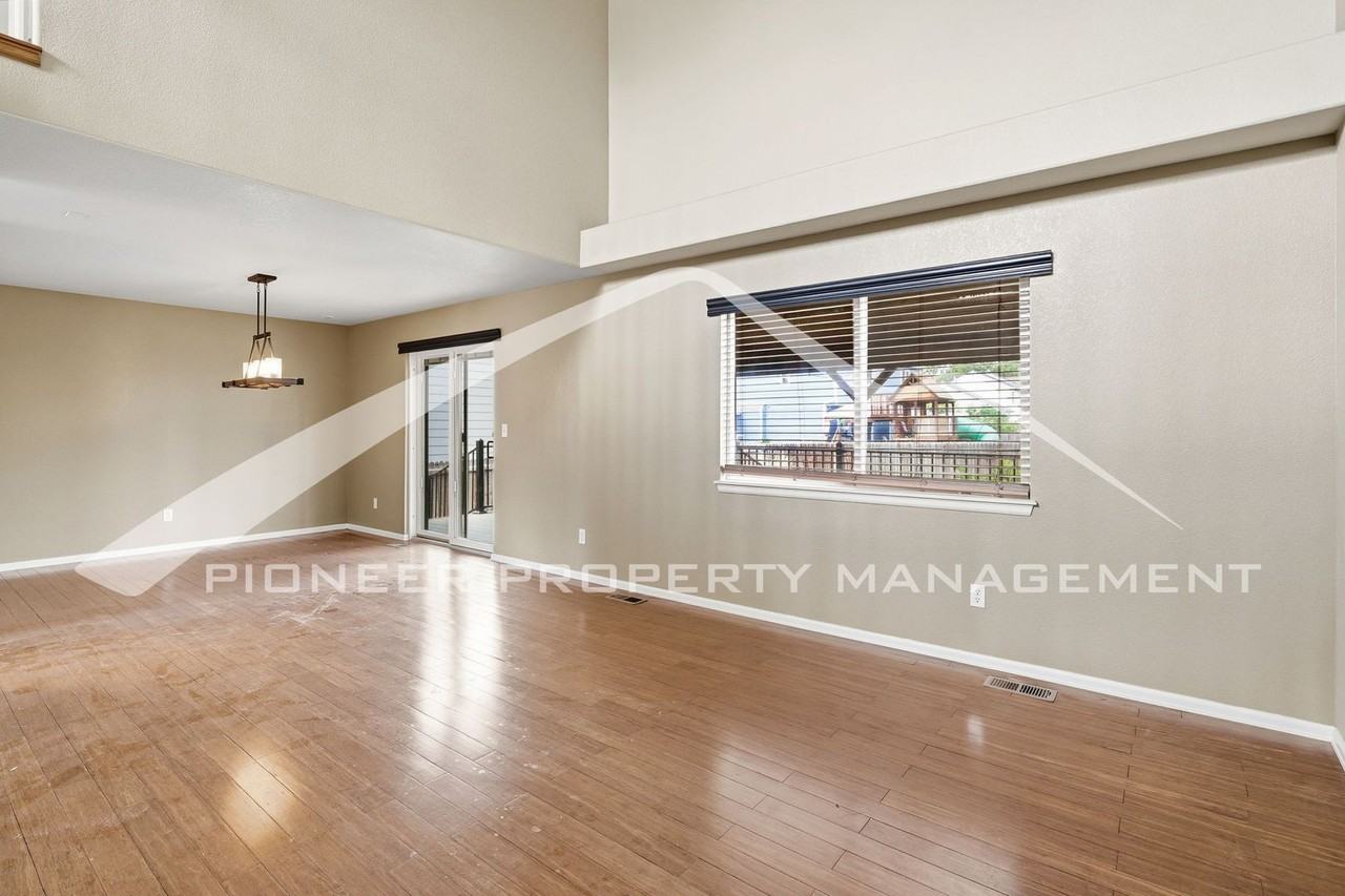 2309 Flagstaff Dr - Photo 6 of 35
