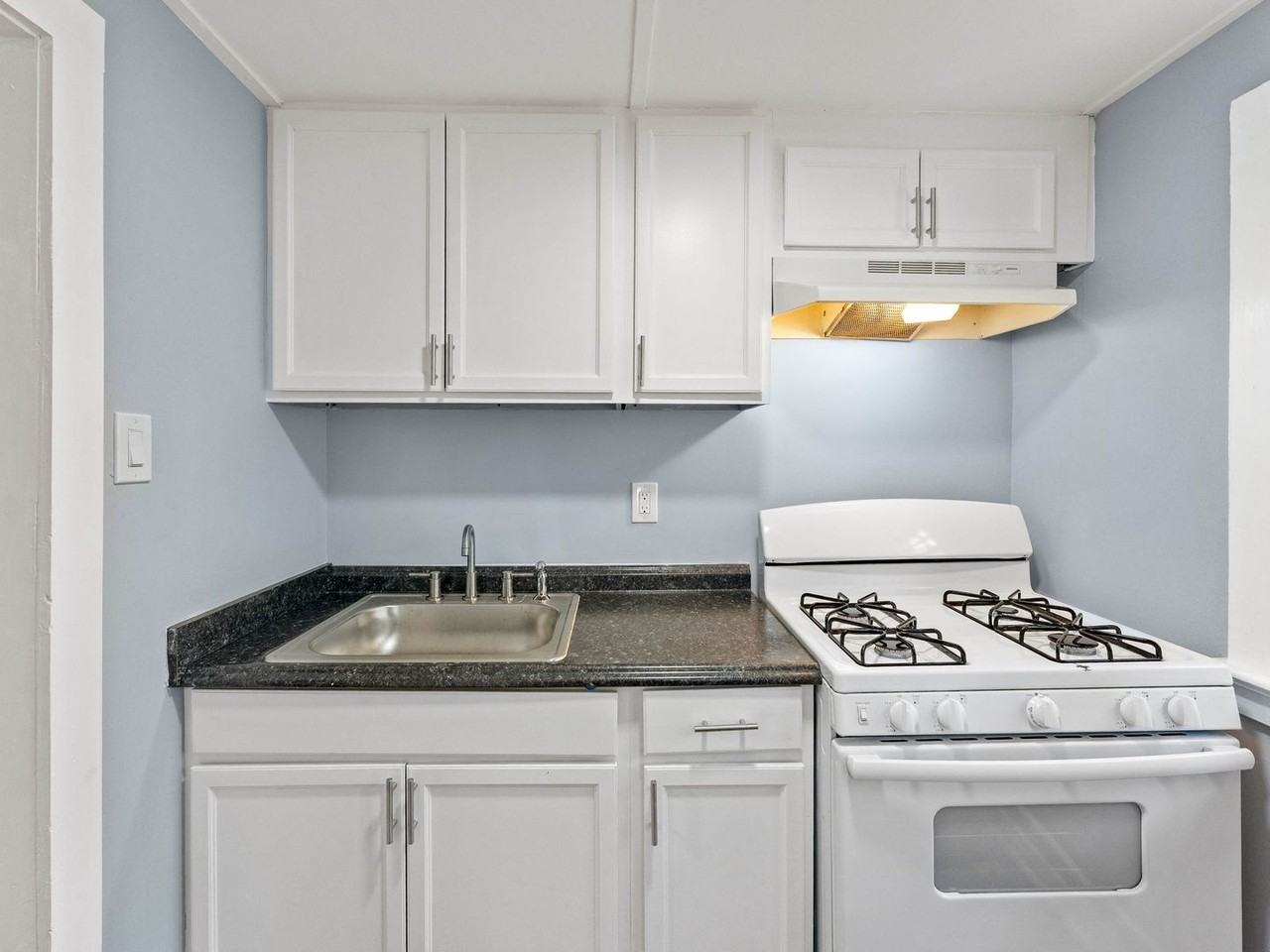 24 Begonia St - Photo 2 of 20