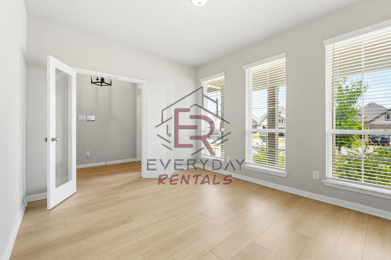 1517 Dryden Ave - Photo 2 of 15