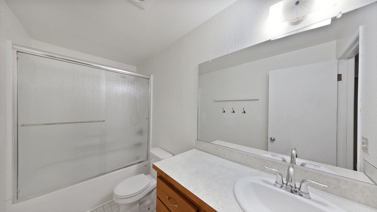 2528 Libbey Rd - Photo 7 of 9