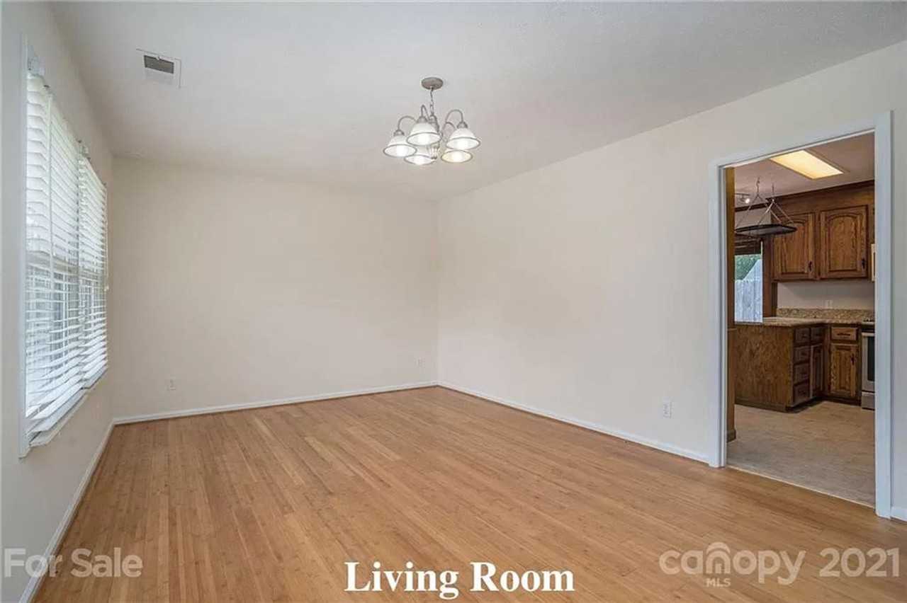 3111 Mocking Bird Ln - Photo 2 of 11
