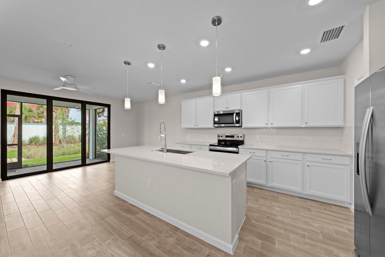 27906 Radiant Ct - Photo 3 of 23