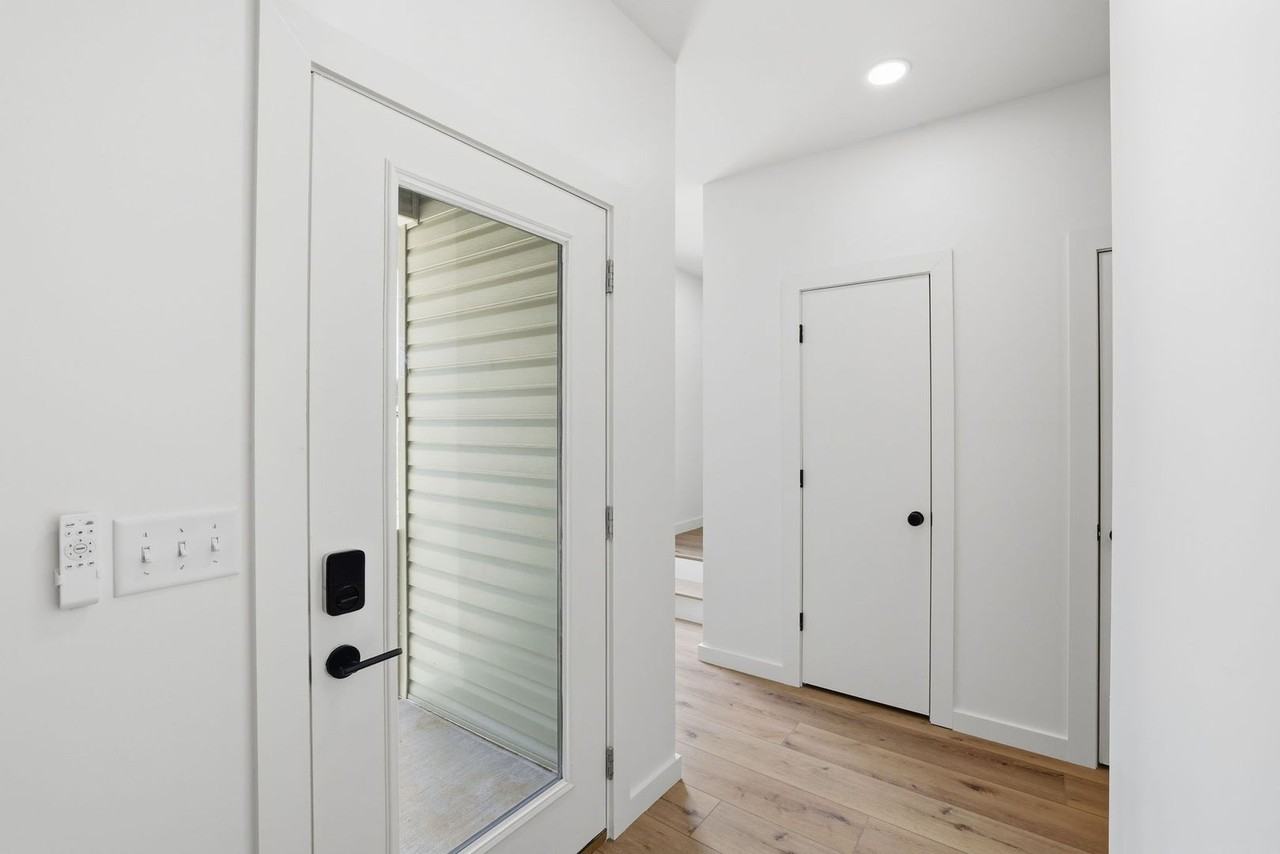 427 Ankara Ct - Photo 5 of 26
