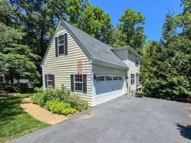 202 Blackthorn Ln - Photo 1 of 1