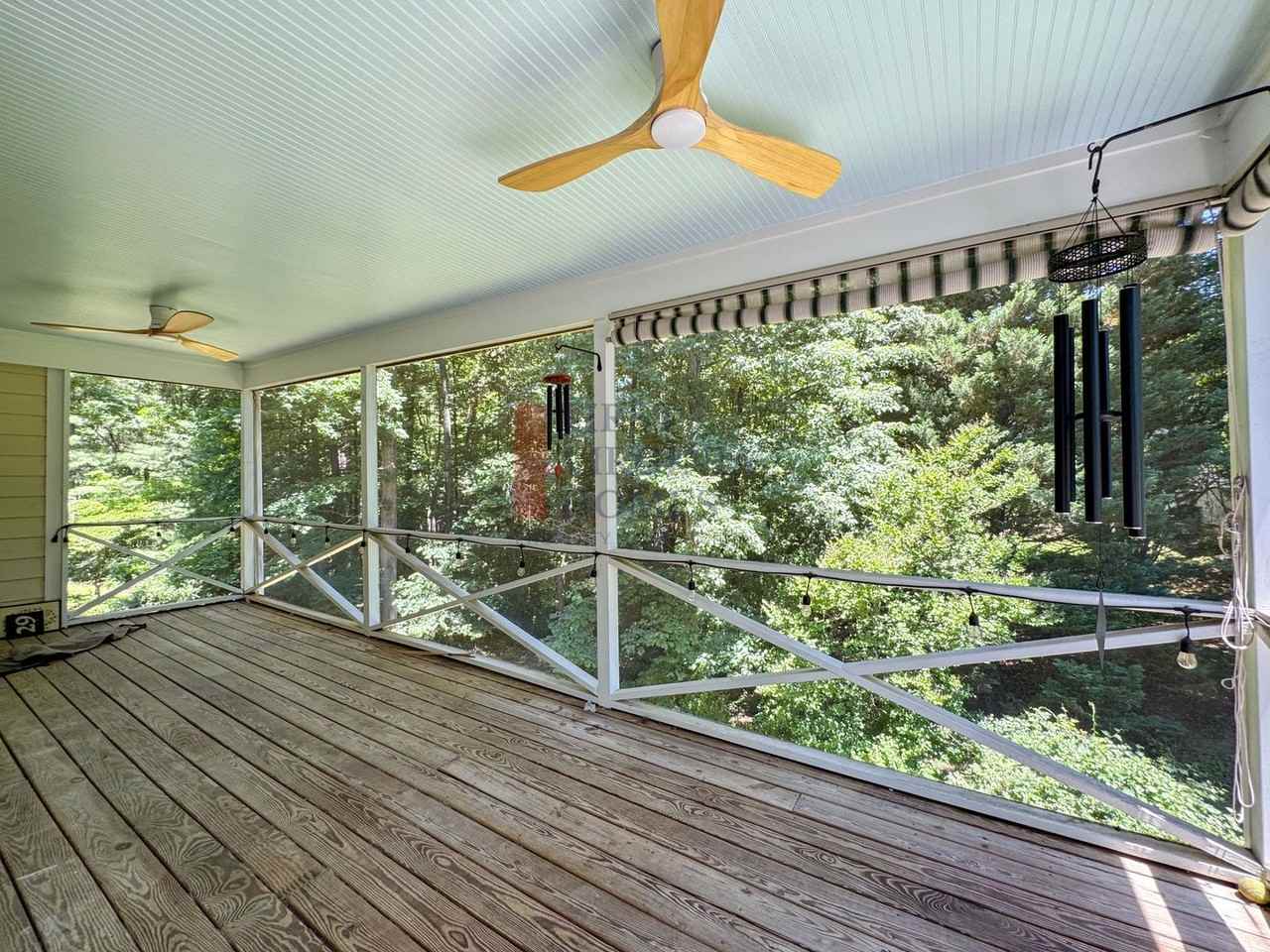 202 Blackthorn Ln - Photo 4 of 16