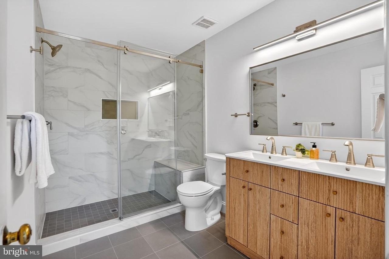 7705 Zulima Ct - Photo 4 of 34