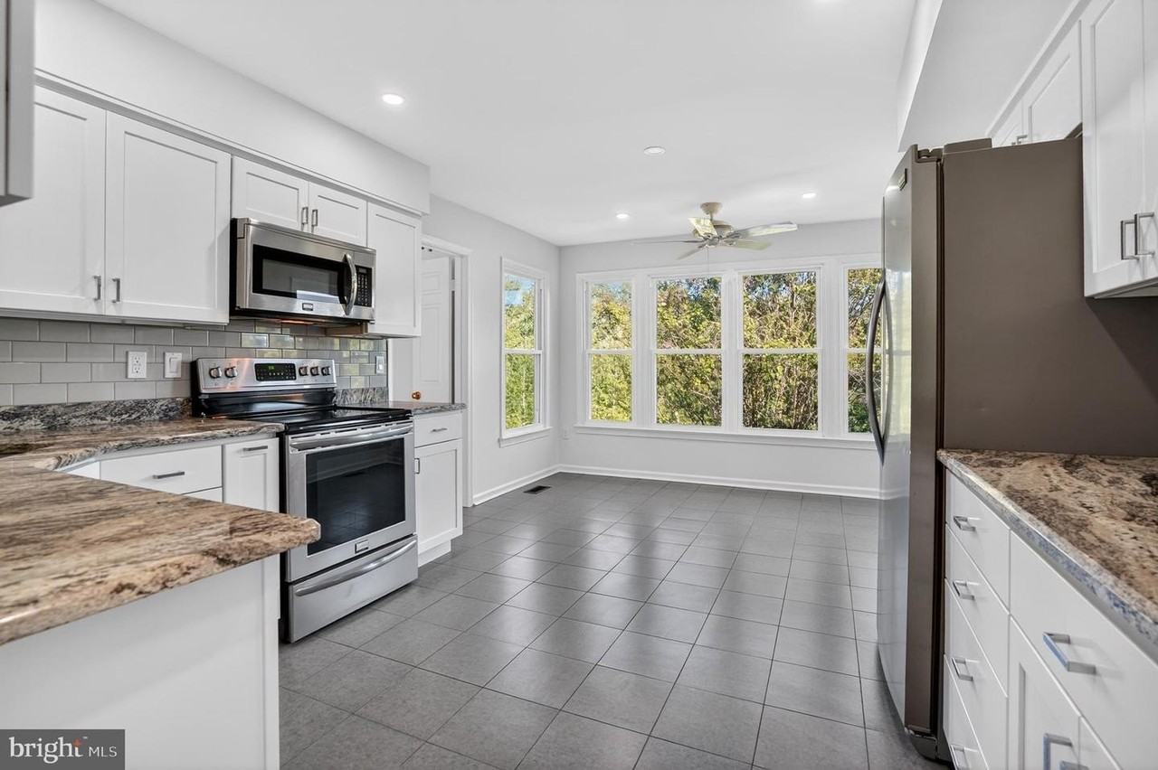 7705 Zulima Ct - Photo 5 of 34