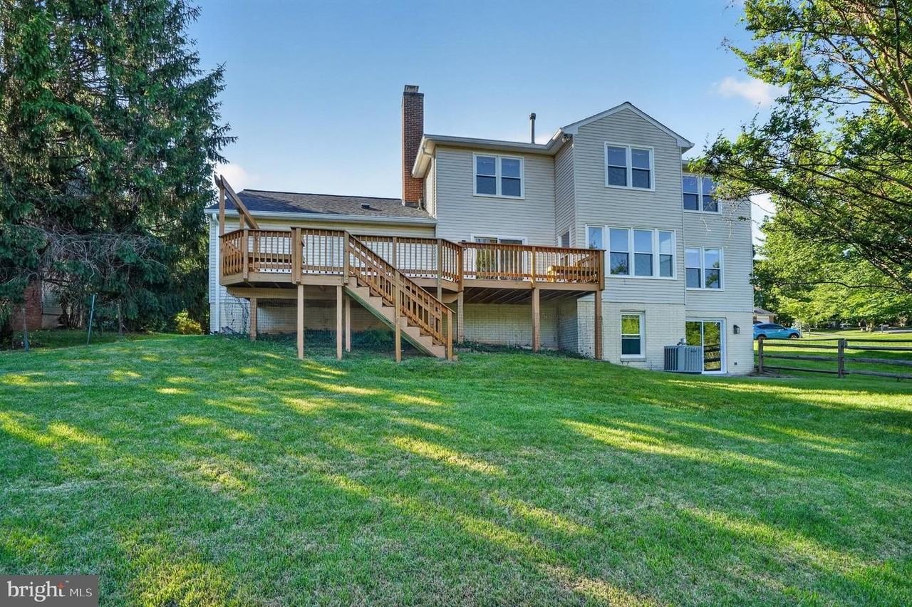 7705 Zulima Ct - Photo 6 of 34