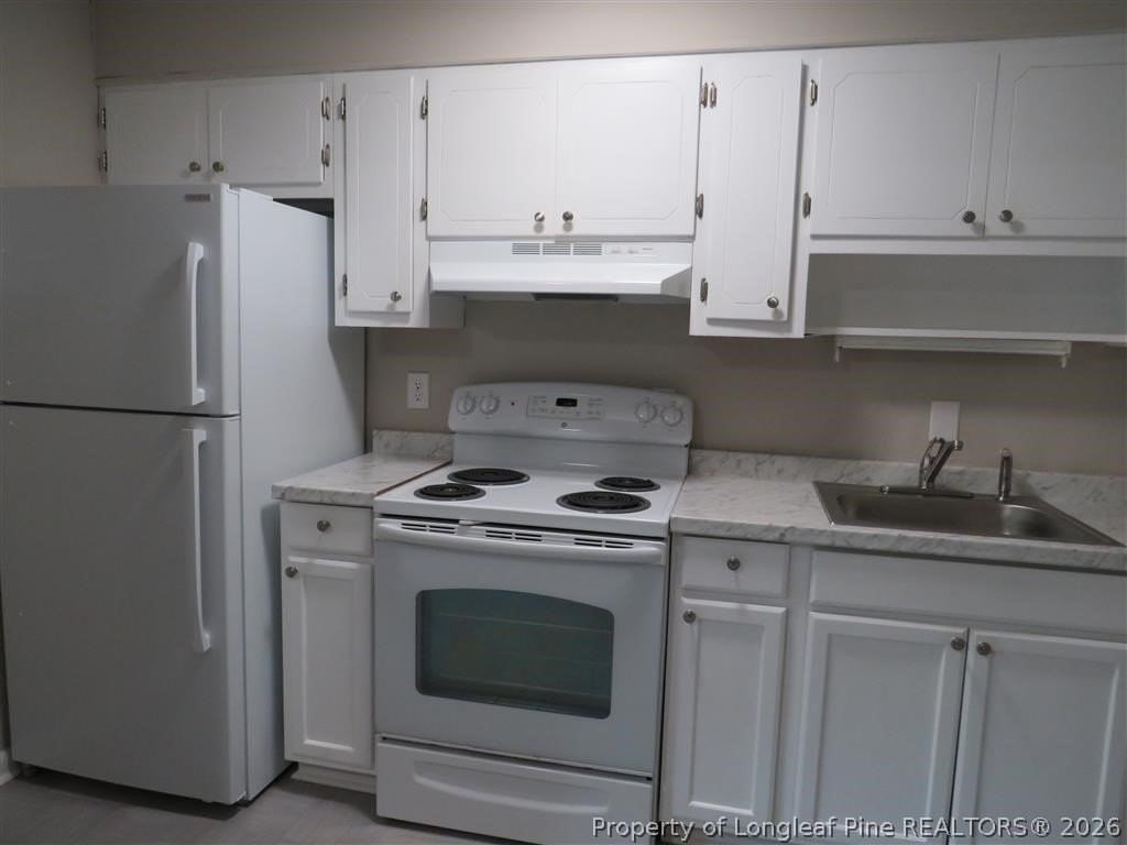 210 Colonial Dr Apt 18 - Photo 6 of 10