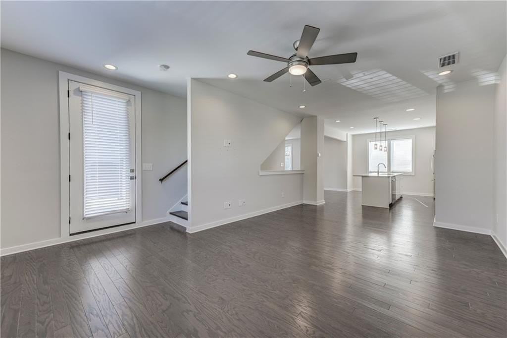 415 Gartrell St Se #7 - Photo 2 of 44