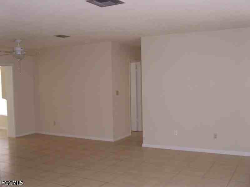217 Jayview Ave - Photo 2 of 11