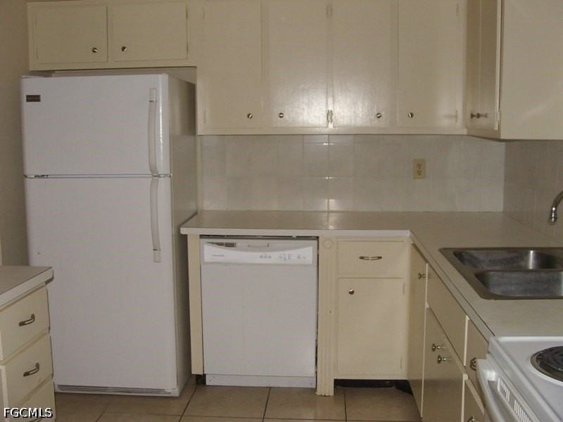 217 Jayview Ave - Photo 4 of 11