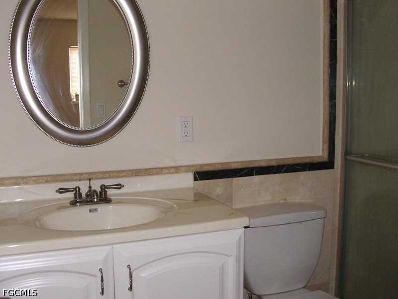 217 Jayview Ave - Photo 6 of 11