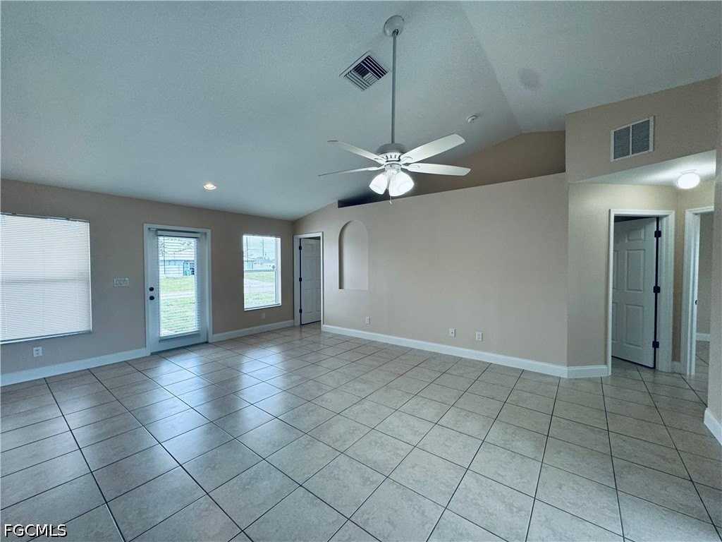 1140 Nw 1st Ave - Photo 3 of 28