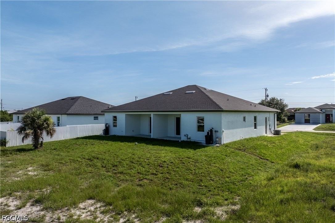 430 Petite Ave - Photo 6 of 49