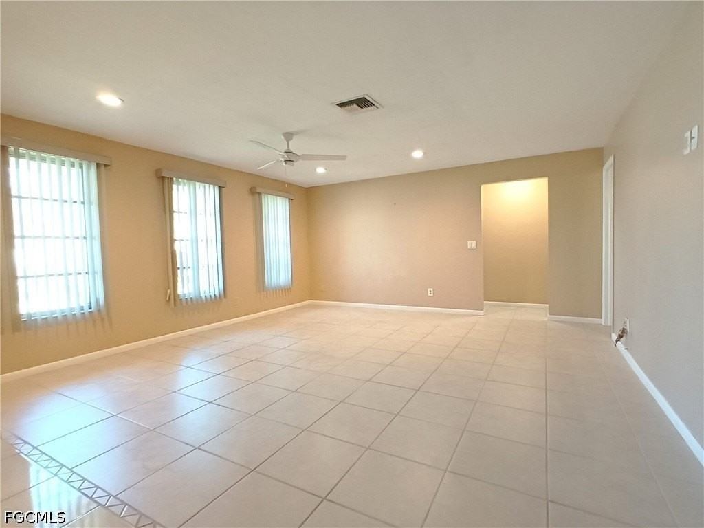 1326 Se 23rd Ter - Photo 3 of 20