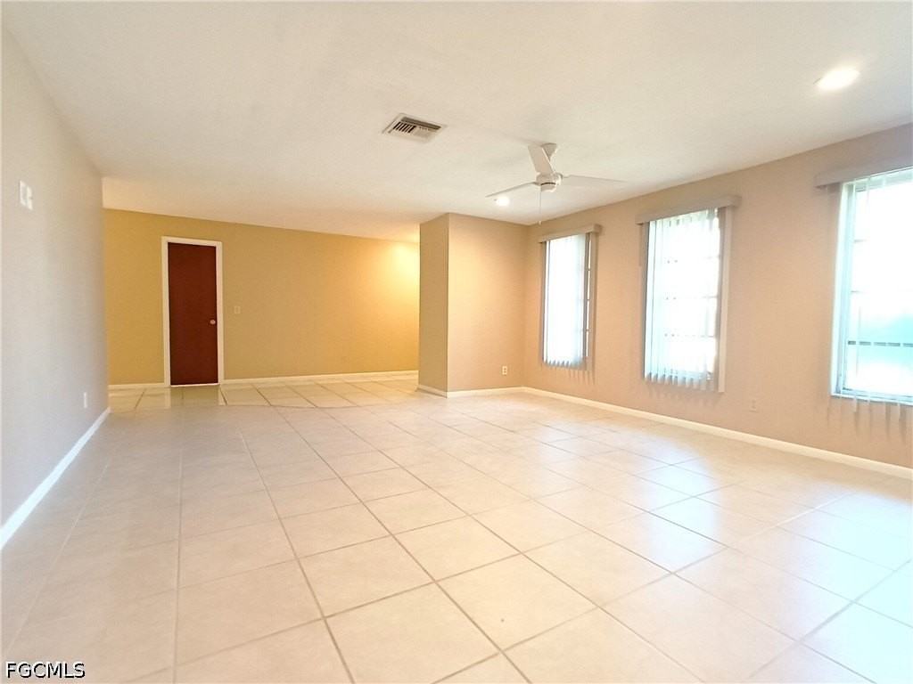 1326 Se 23rd Ter - Photo 4 of 20