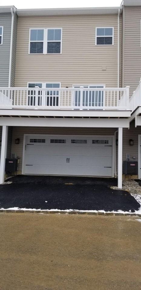 504 Holywell Dr - Photo 2 of 12