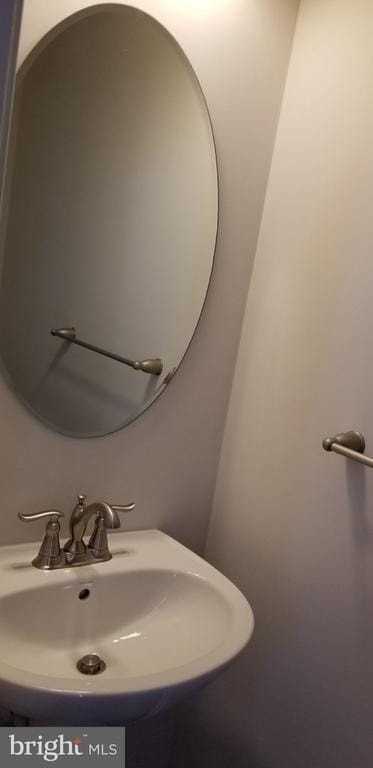 504 Holywell Dr - Photo 6 of 12