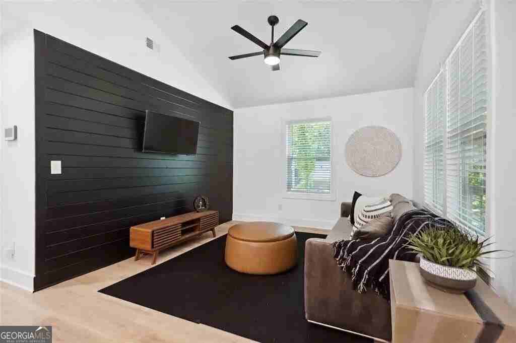 725 Alta Pl Nw - Photo 4 of 25