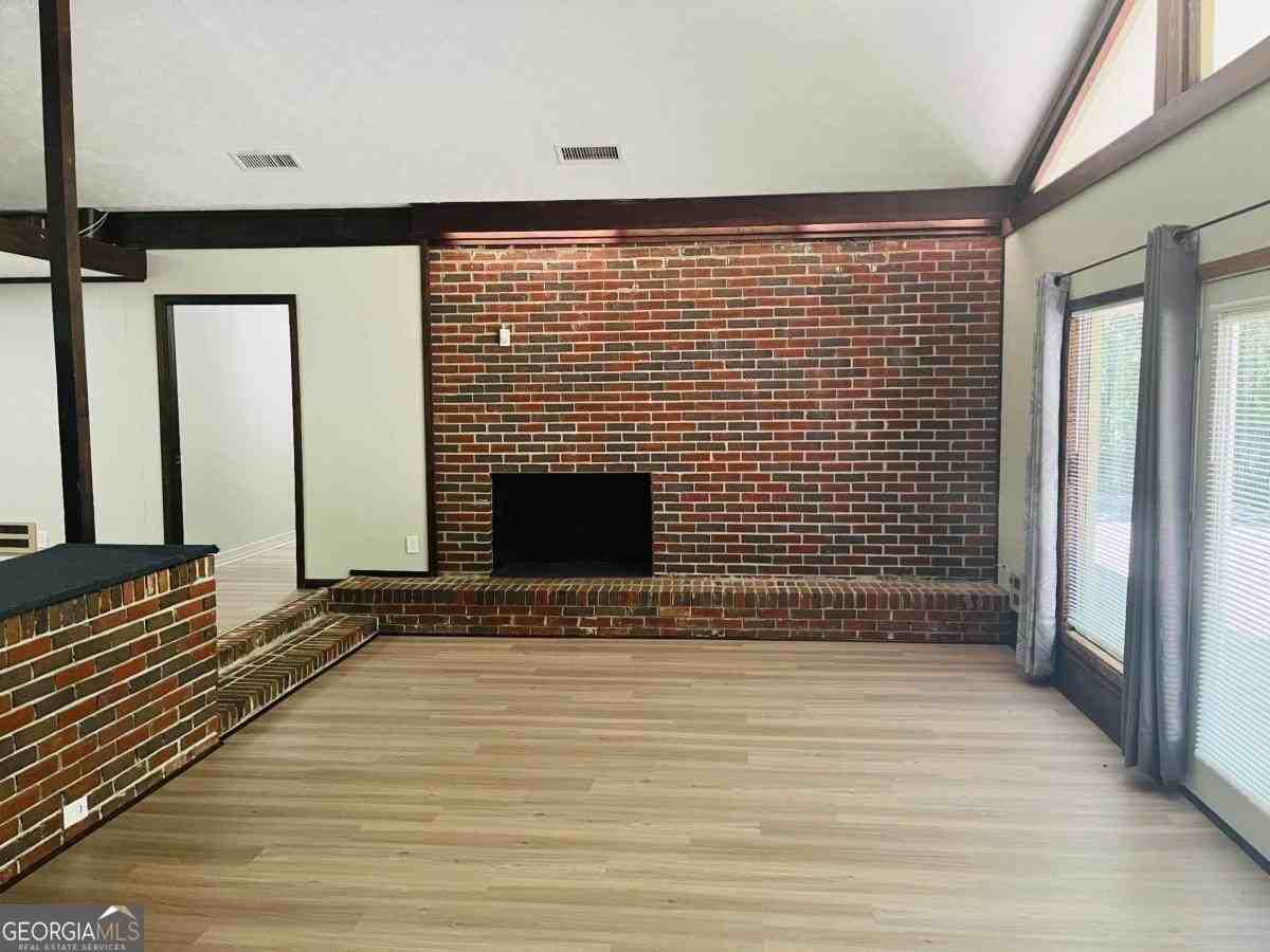 163 Old Norton Rd - Photo 7 of 47